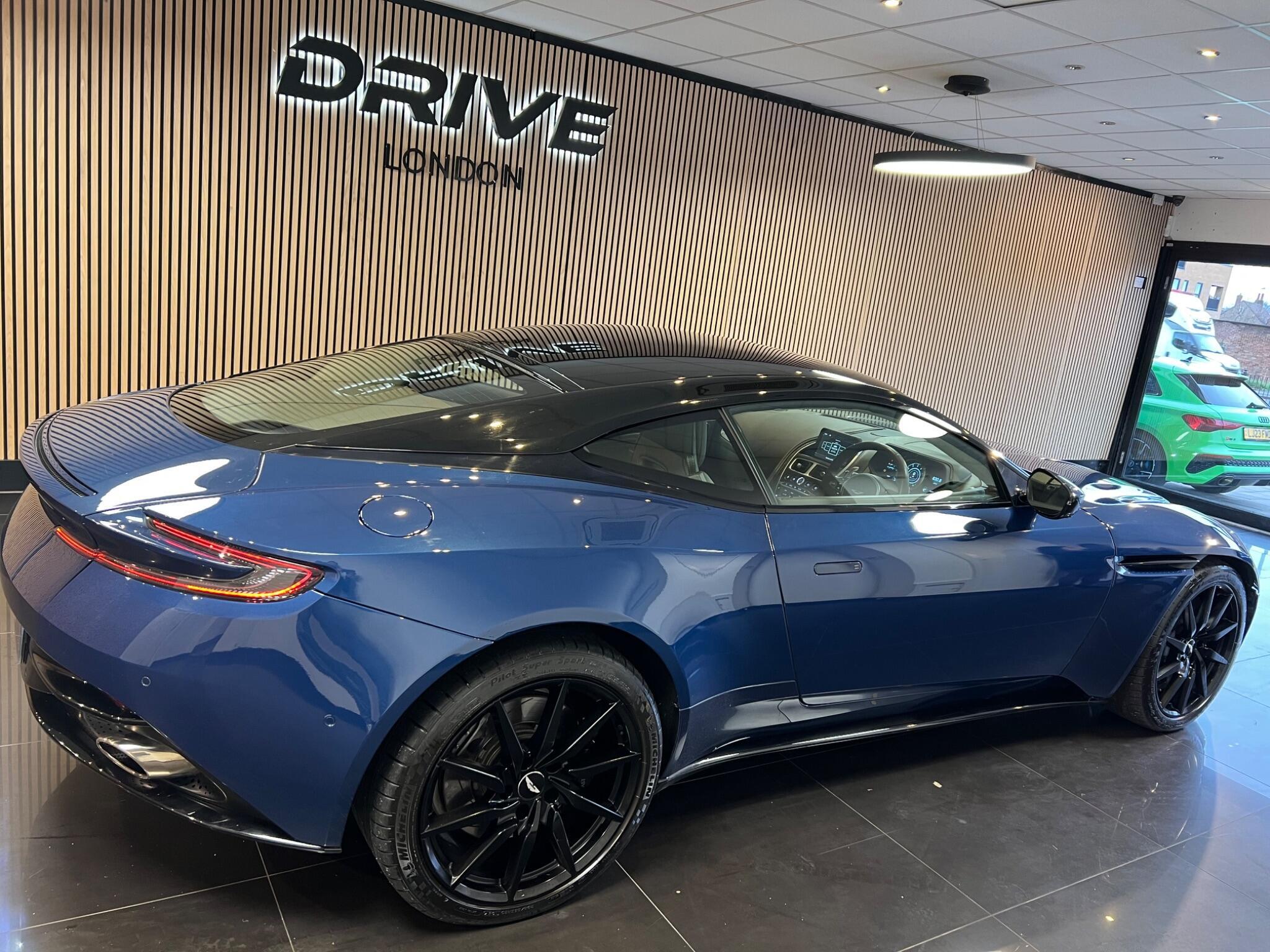 Aston Martin DB11